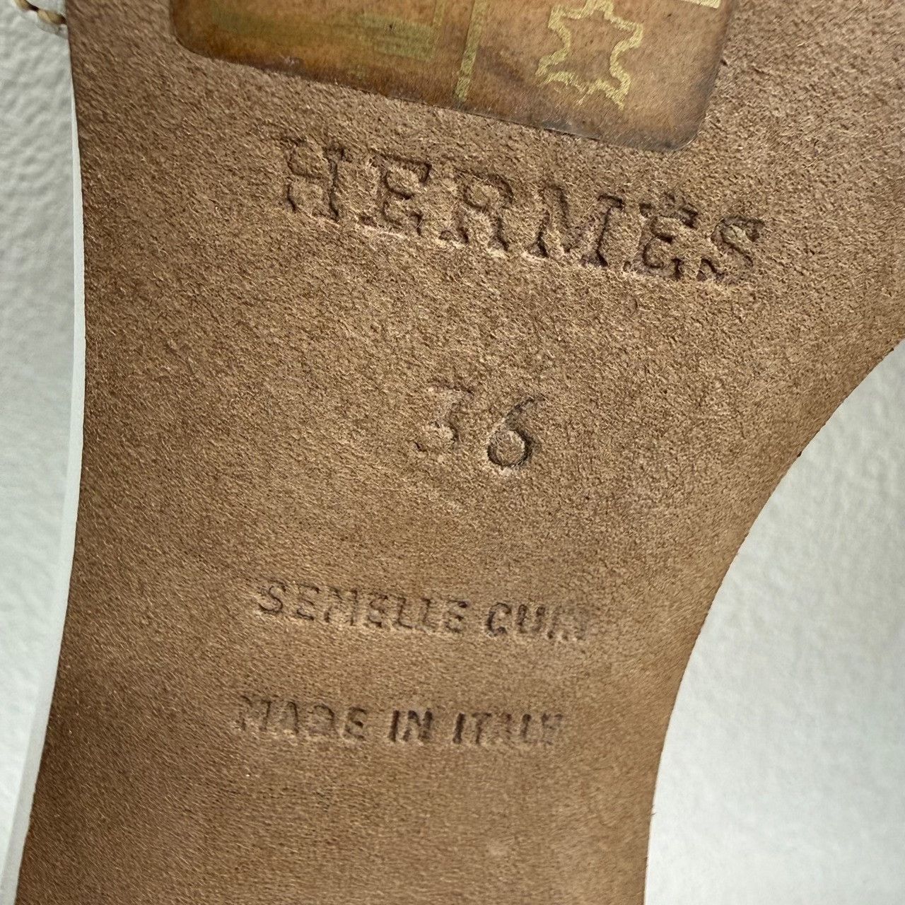 Hermes Hermes White Sandals us_6 Women Size US 6 / IT 36 - 8 Thumbnail