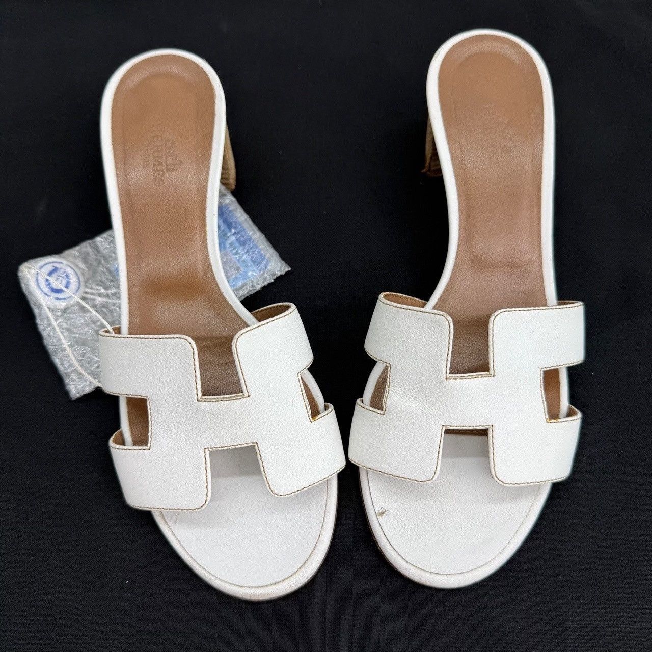 Hermes Hermes White Sandals us_6 Women Size US 6 / IT 36 - 9 Thumbnail