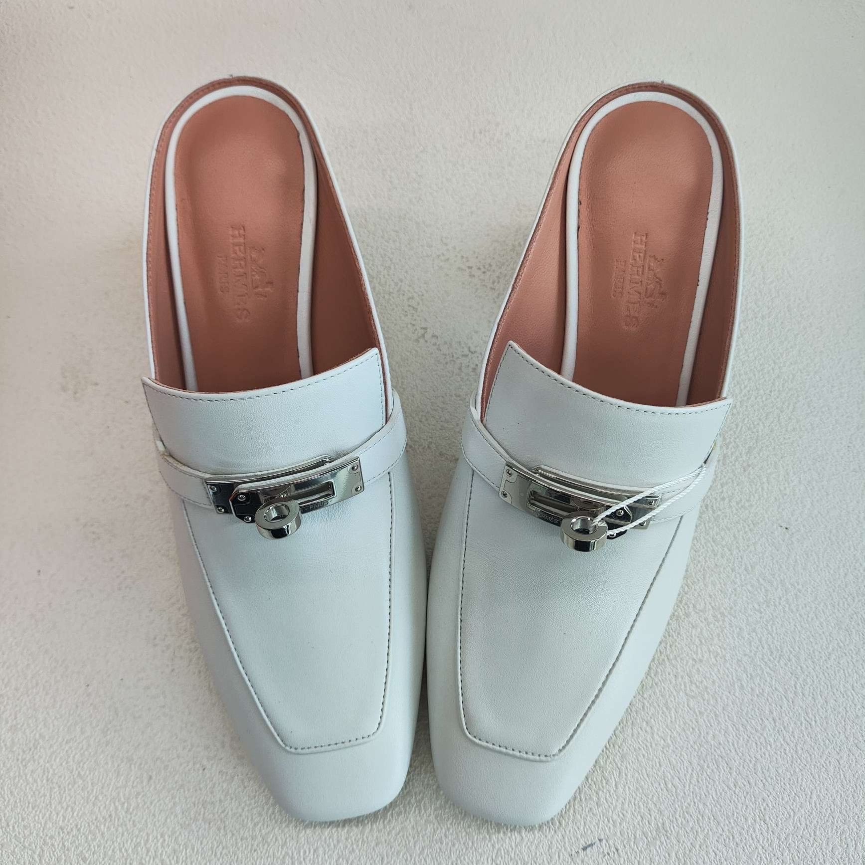 Hermes Hermes White Sandals us_6 Women Size US 6 / IT 36 - 9 Thumbnail