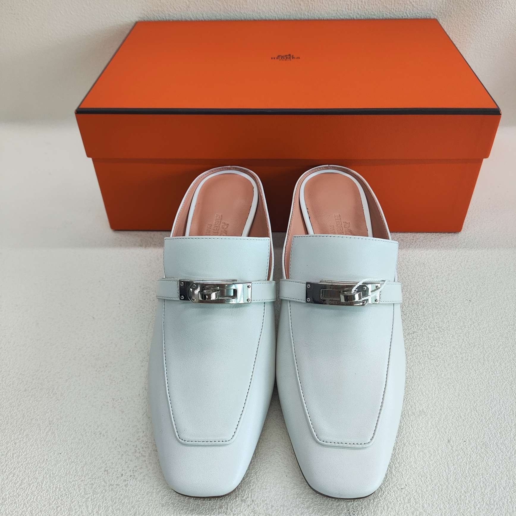 Hermes Hermes White Sandals us_6 Women Size US 6 / IT 36 - 2 Thumbnail