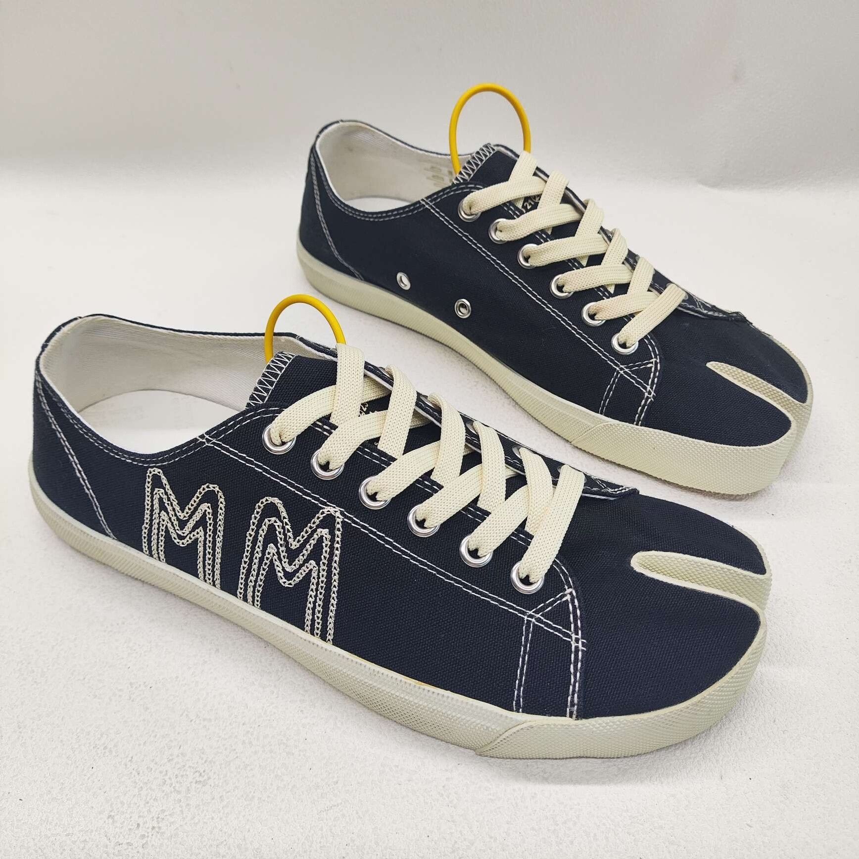 Maison Margiela Maison Margiela Casual Black Lowtop Sneakers 9 Men Size US 9 / EU 42 - 3 Thumbnail