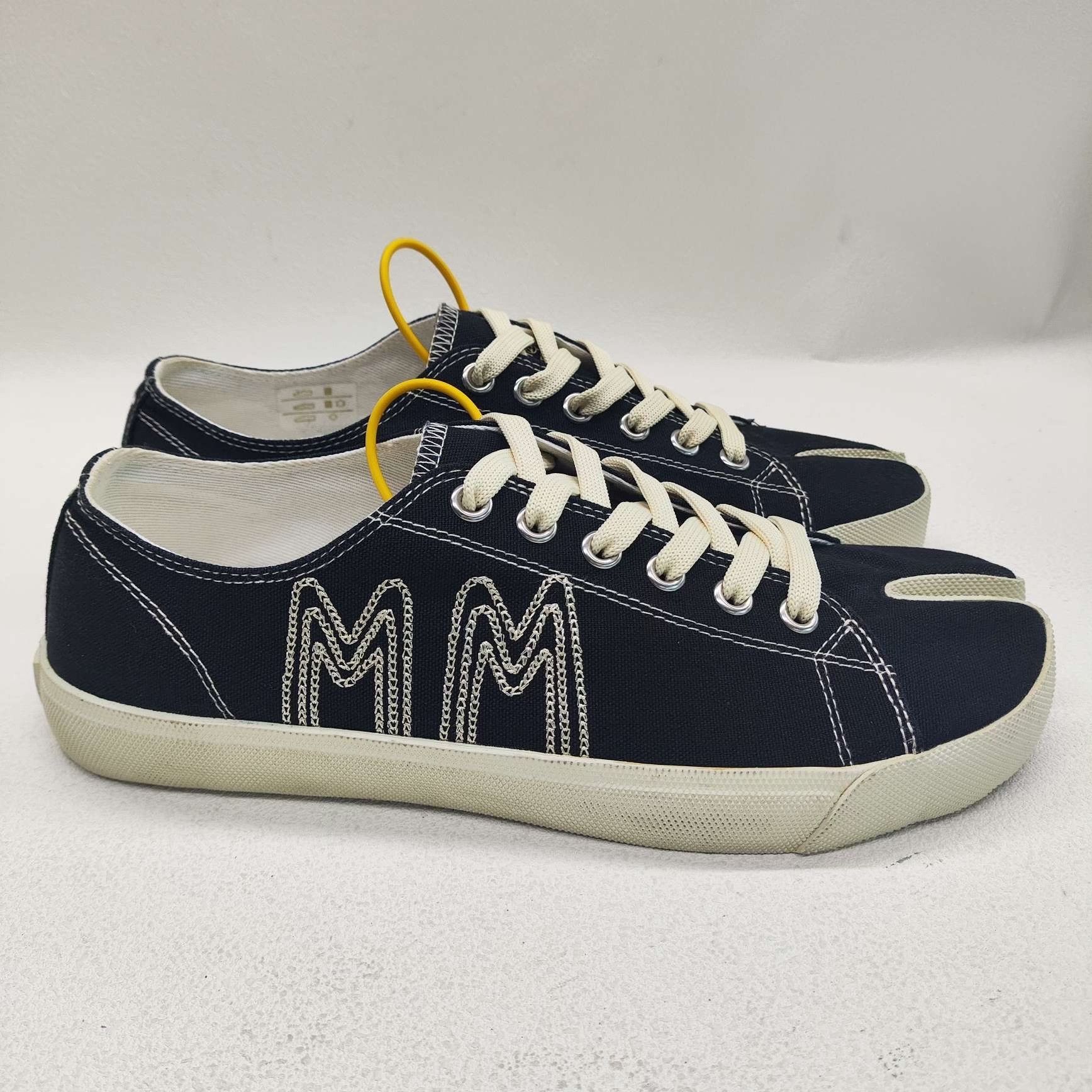 Maison Margiela Maison Margiela Casual Black Lowtop Sneakers 9 Men Size US 9 / EU 42 - 4 Thumbnail