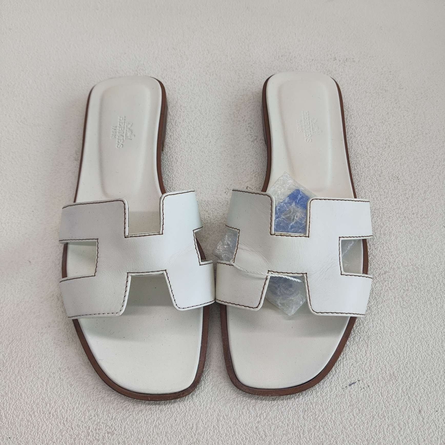 Hermes Hermes White Sandals us_6-5 Women Size US 6.5 / IT 36.5 - 2 Thumbnail
