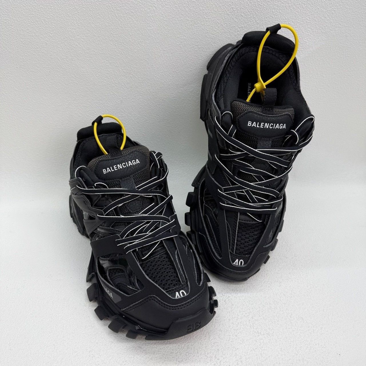 Balenciaga Balenciaga Distressed Black Lowtop Sneakers 7.5 Men Size US 7.5 / EU 40-41 - 8 Thumbnail