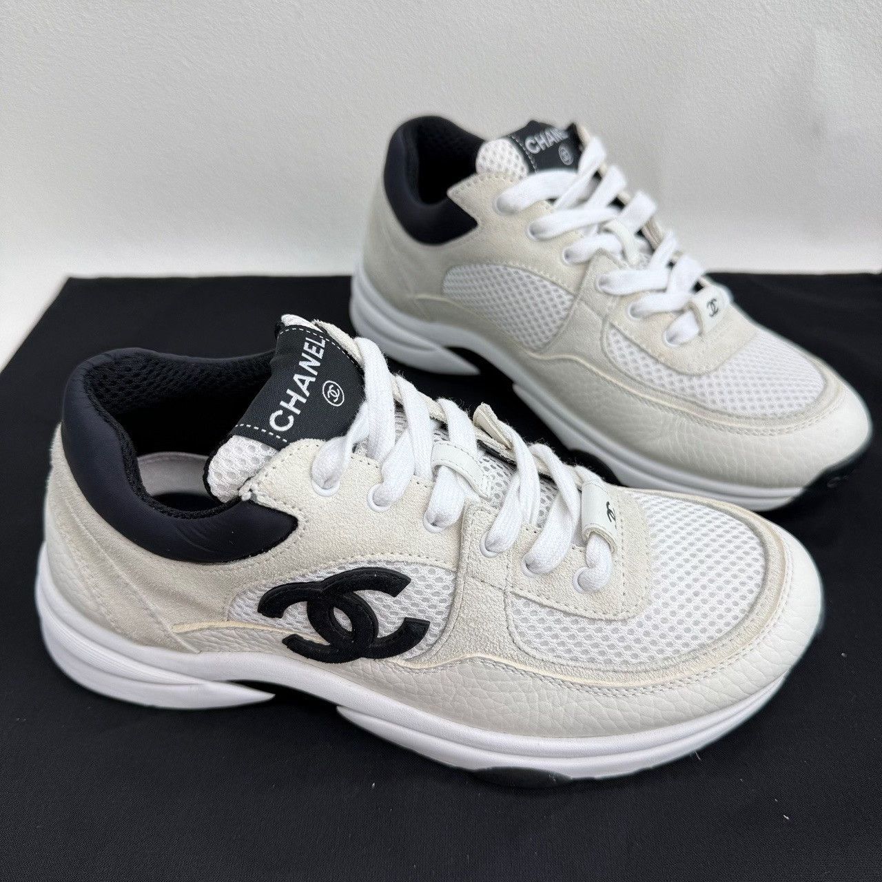 Chanel Chanel Running Black Lowtop Sneakers us_6 Women Size US 6 / IT 36 - 3 Thumbnail