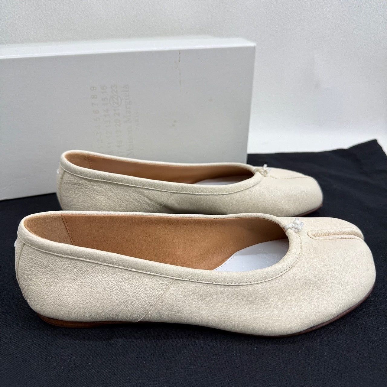 Maison Margiela Maison Margiela White Lowtop Sneakers us_6 Women Size US 6 / IT 36 - 5 Thumbnail