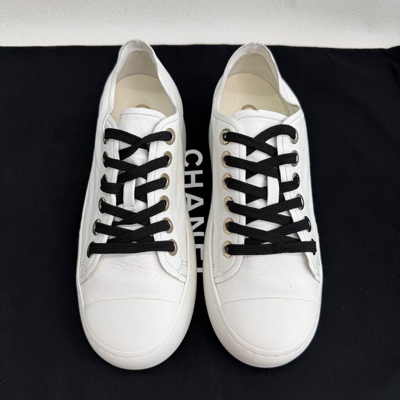 Chanel Chanel Leather White Lowtop Sneakers us_6-5 Women Size US 6.5 / IT 36.5 - 2 Thumbnail