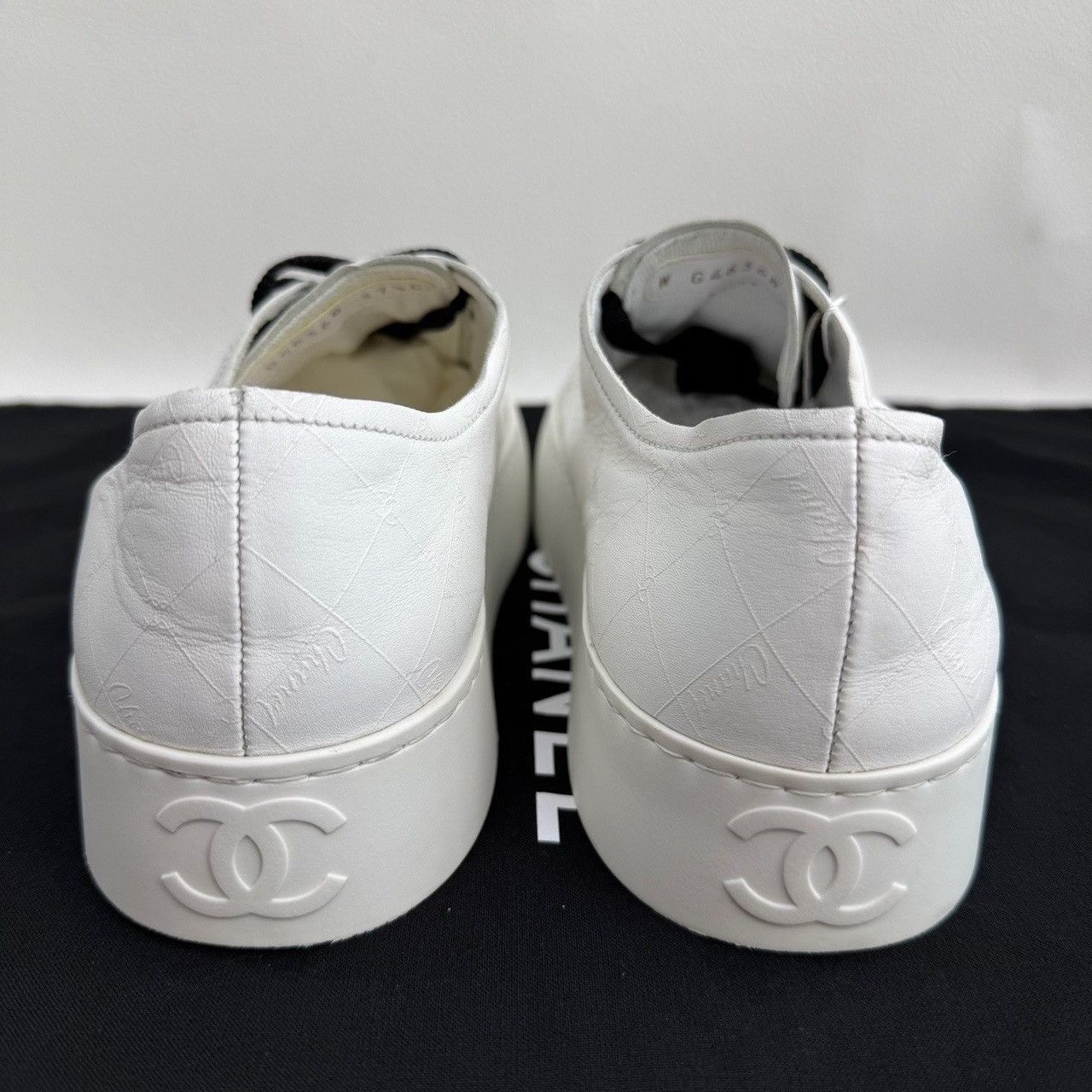 Chanel Chanel Leather White Lowtop Sneakers us_6-5 Women Size US 6.5 / IT 36.5 - 5 Thumbnail