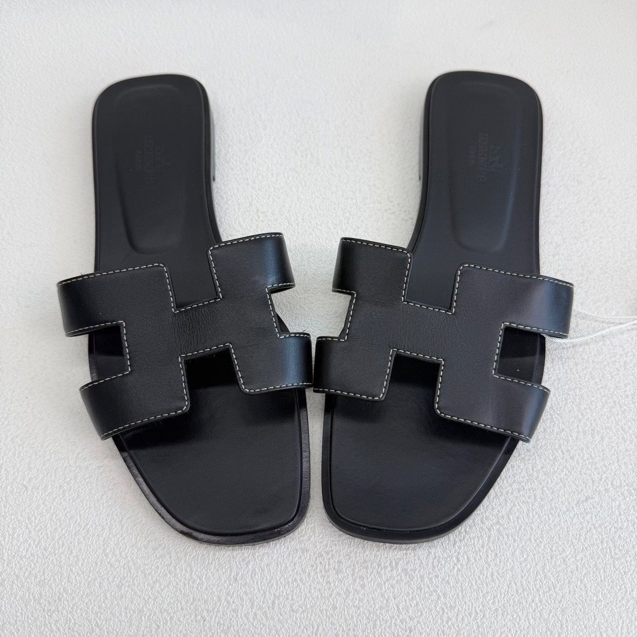 Hermes Hermes Leather Black Sandals us_7-5 Women Size US 7.5 / IT 37.5 - 9 Thumbnail