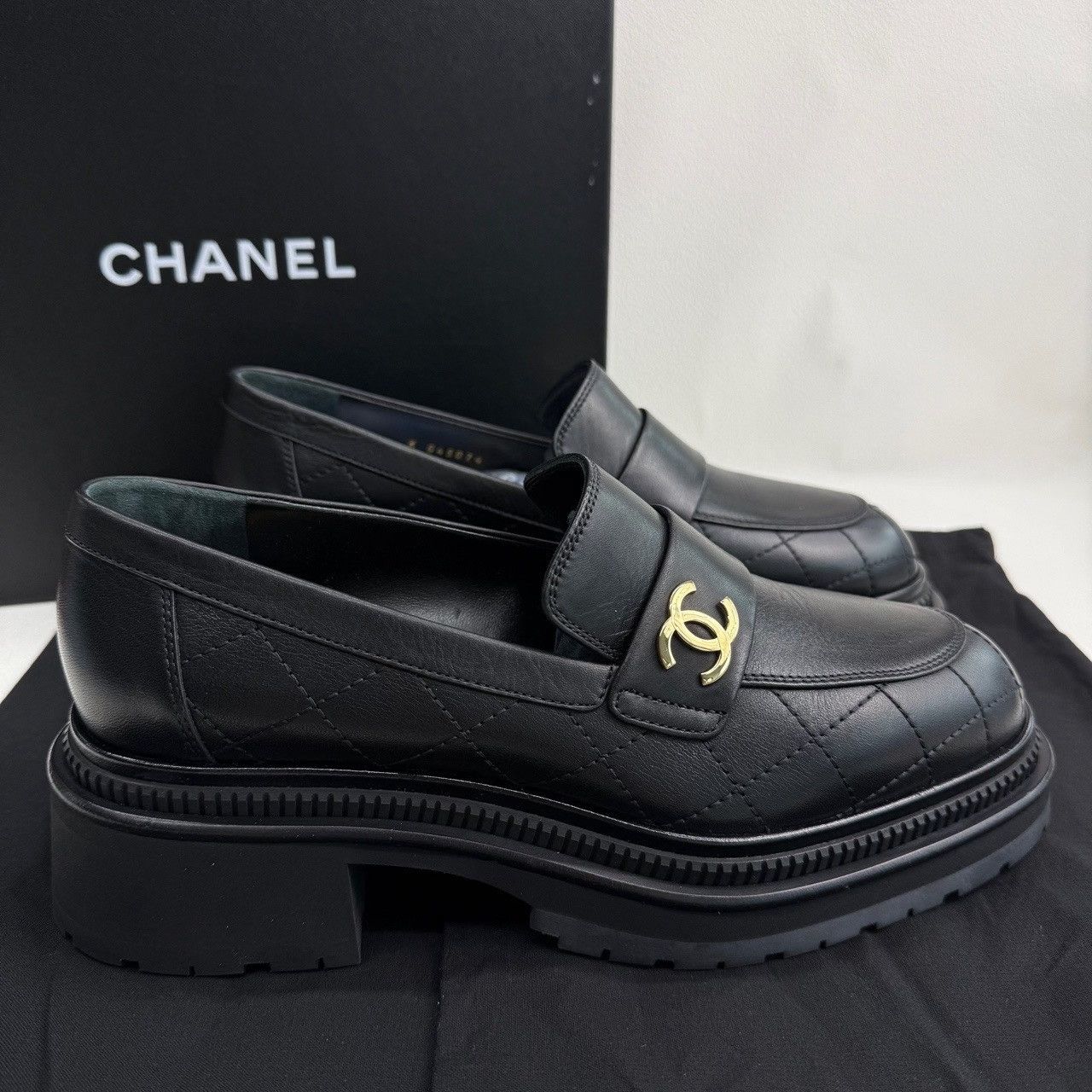 Chanel Chanel Plaid Black Lowtop Sneakers us_8-5 Women Size US 8.5 / IT 38.5 - 5 Thumbnail