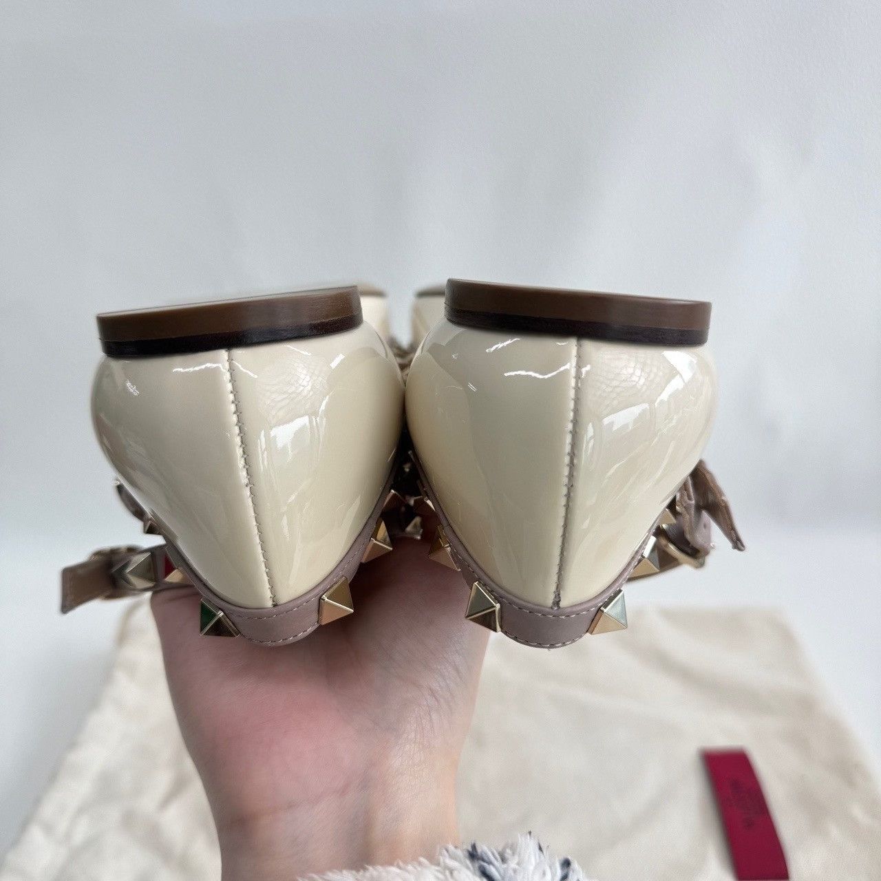 Valentino Valentino White Lowtop Sneakers us_7-5 Women Size US 7.5 / IT 37.5 - 6 Thumbnail