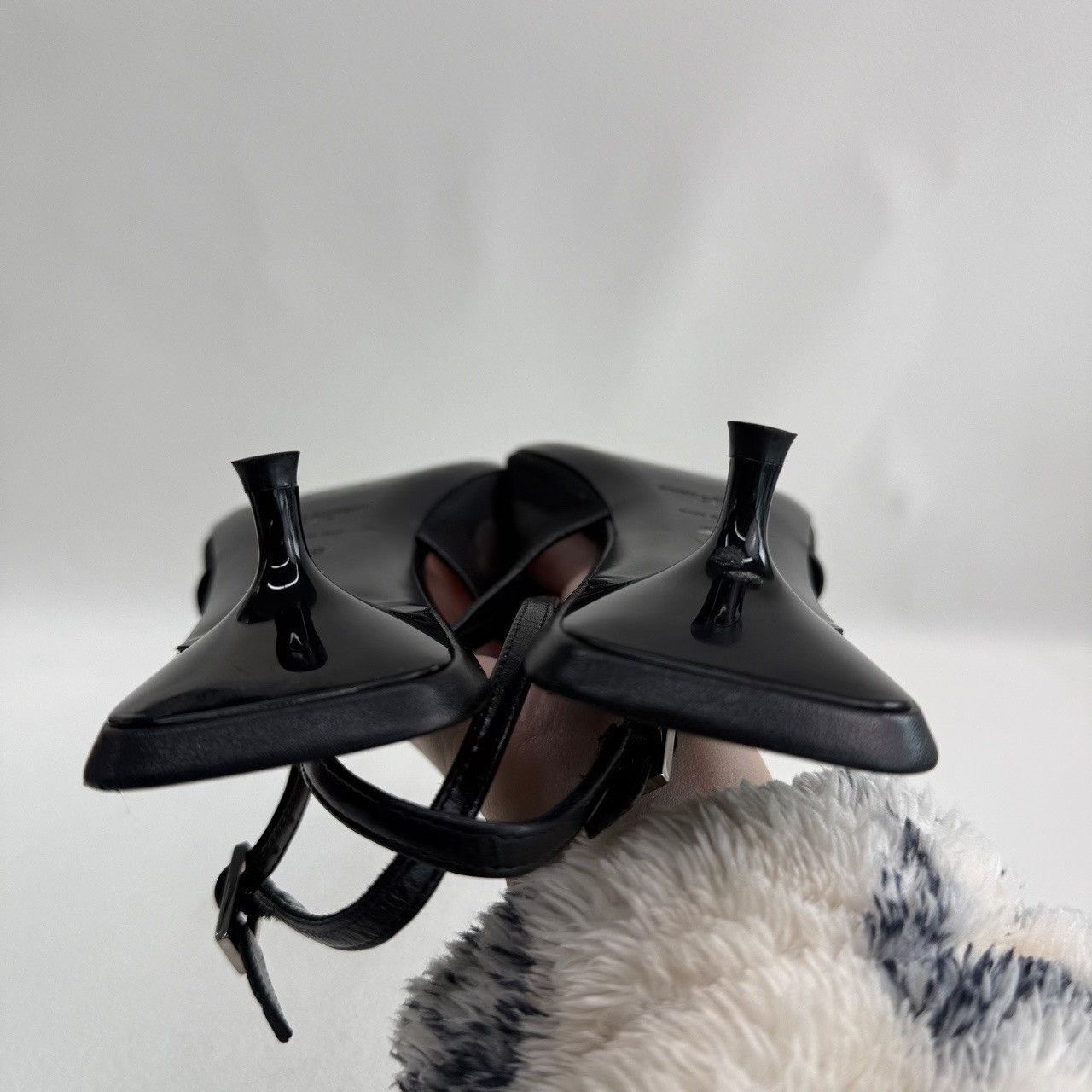 Saint Laurent Paris Saint Laurent Paris Black Sandals us_7-5 Women Size US 7.5 / IT 37.5 - 6 Thumbnail