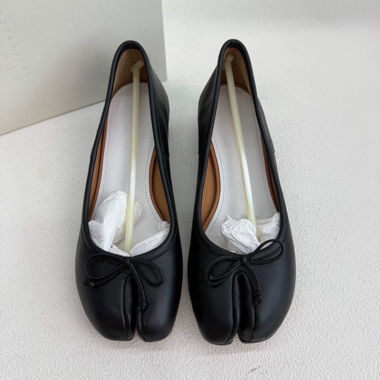 Maison Margiela Maison Margiela Black Lowtop Sneakers us_5 Women Size US 5 / IT 35 - 3 Thumbnail