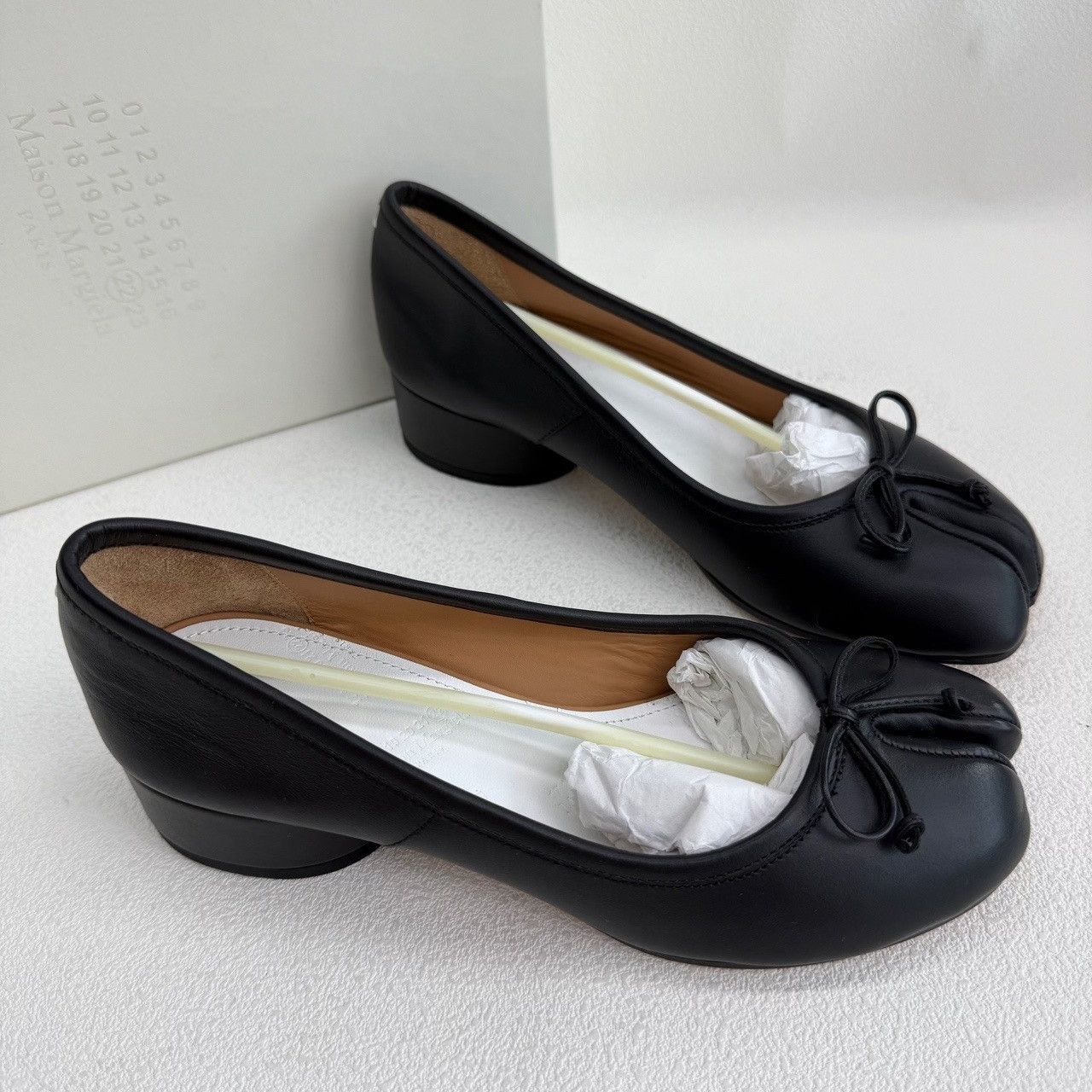 Maison Margiela Maison Margiela Black Lowtop Sneakers us_5 Women Size US 5 / IT 35 - 4 Thumbnail