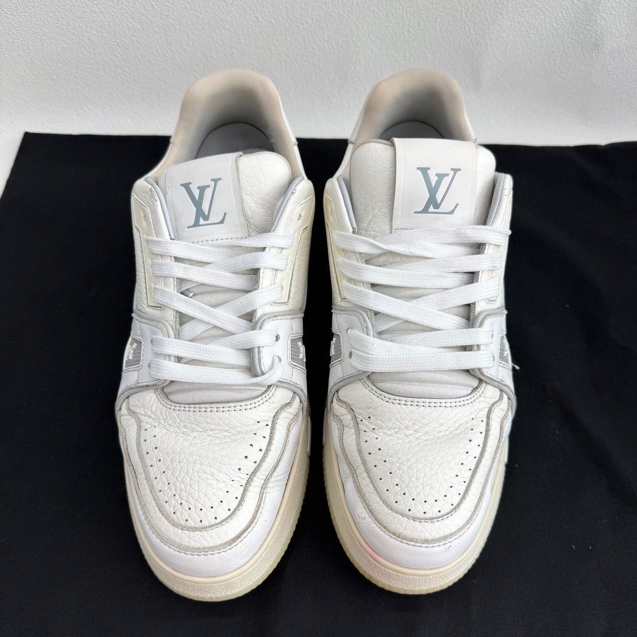 Louis Vuitton Louis Vuitton Training White Lowtop Sneakers 7.5 Men Size US 7.5 / EU 40-41 - 2 Thumbnail