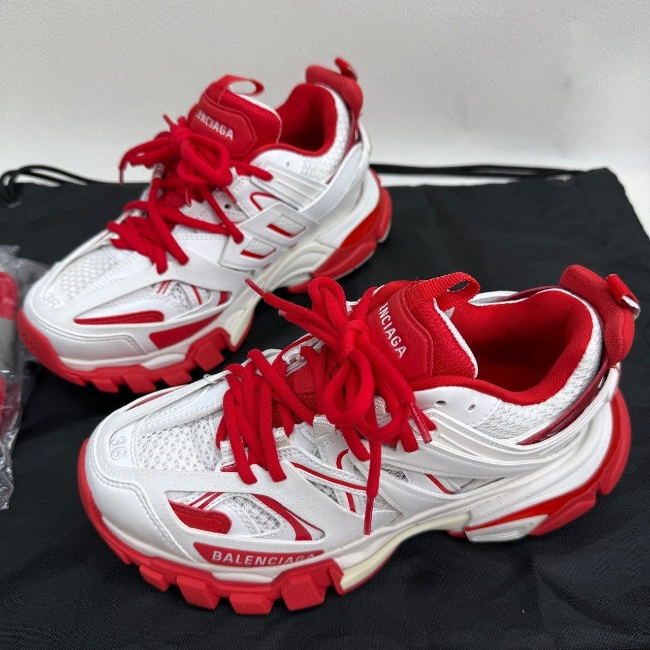 Balenciaga Balenciaga Red Lowtop Sneakers us_6 Women Size US 6 / IT 36 - 2 Thumbnail