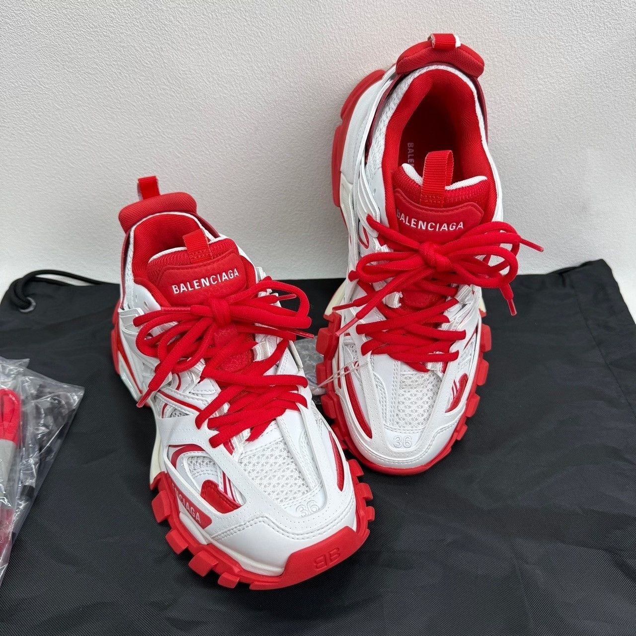 Balenciaga Balenciaga Red Lowtop Sneakers us_6 Women Size US 6 / IT 36 - 9 Thumbnail