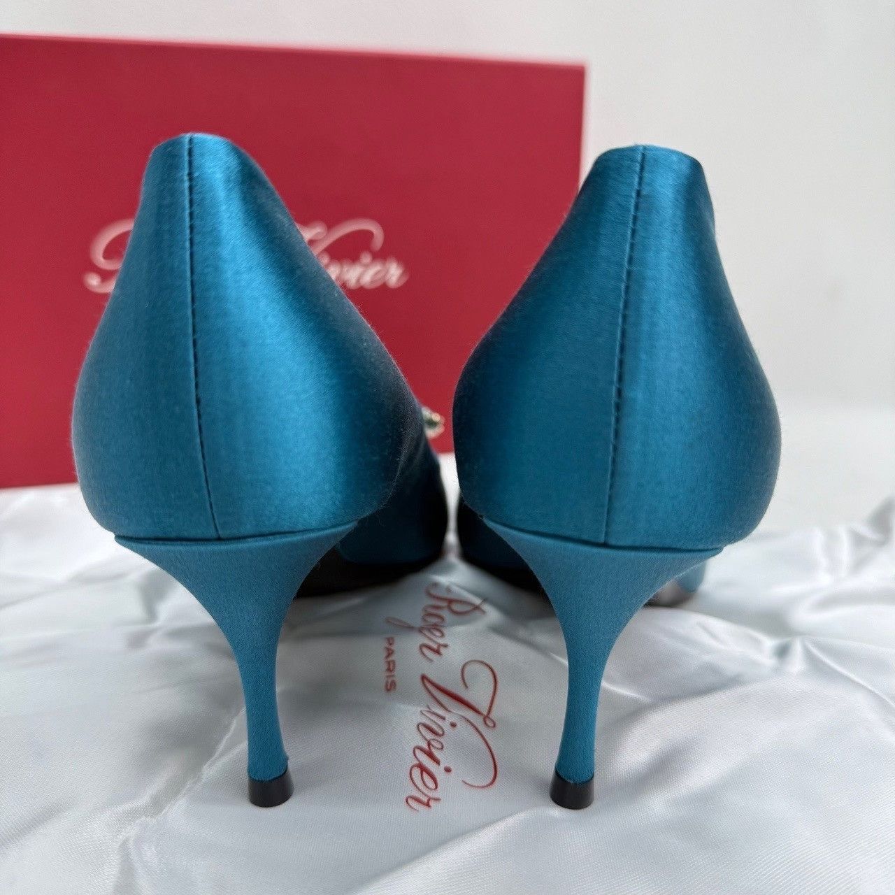 Roger Vivier Roger Vivier Retro Blue Lowtop Sneakers us_5 Women Size US 5 / IT 35 - 6 Thumbnail