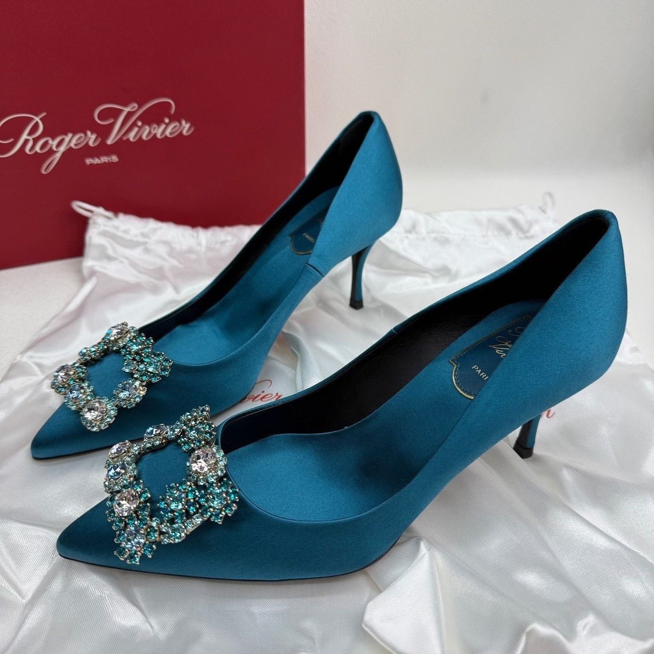 Roger Vivier Roger Vivier Retro Blue Lowtop Sneakers us_5 Women Size US 5 / IT 35 - 2 Thumbnail