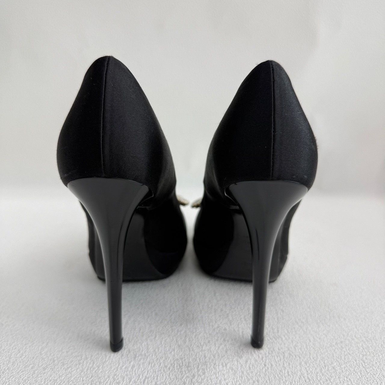 Roger Vivier Roger Vivier Retro Black Lowtop Sneakers us_5 Women Size US 5 / IT 35 - 5 Thumbnail