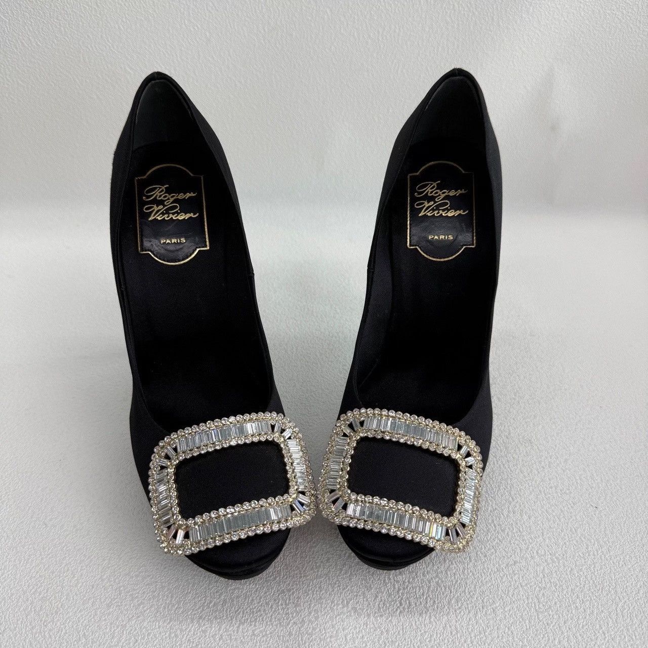 Roger Vivier Roger Vivier Retro Black Lowtop Sneakers us_5 Women Size US 5 / IT 35 - 9 Thumbnail