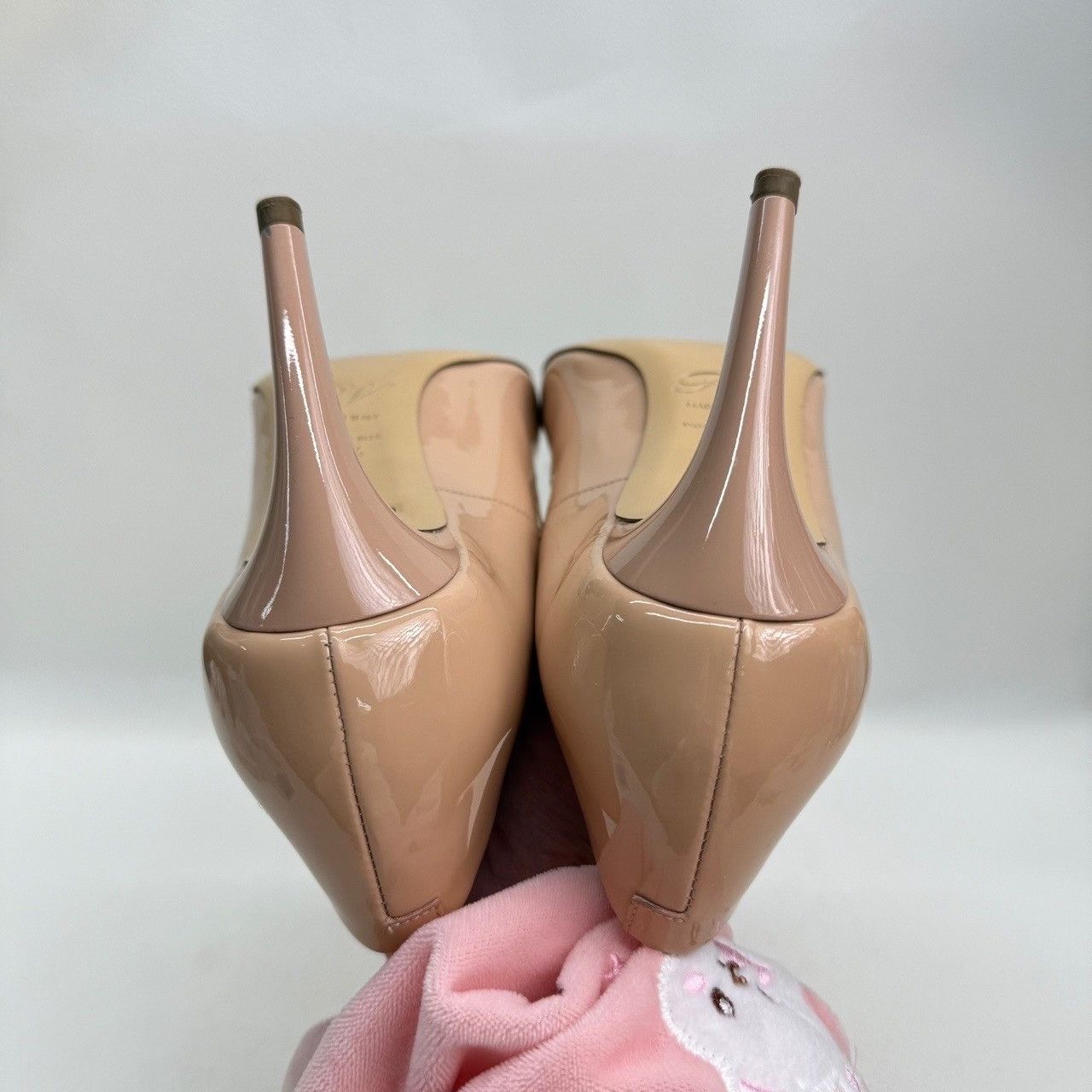 Roger Vivier Roger Vivier Retro Pink Lowtop Sneakers us_8-5 Women Size US 8.5 / IT 38.5 - 5 Thumbnail