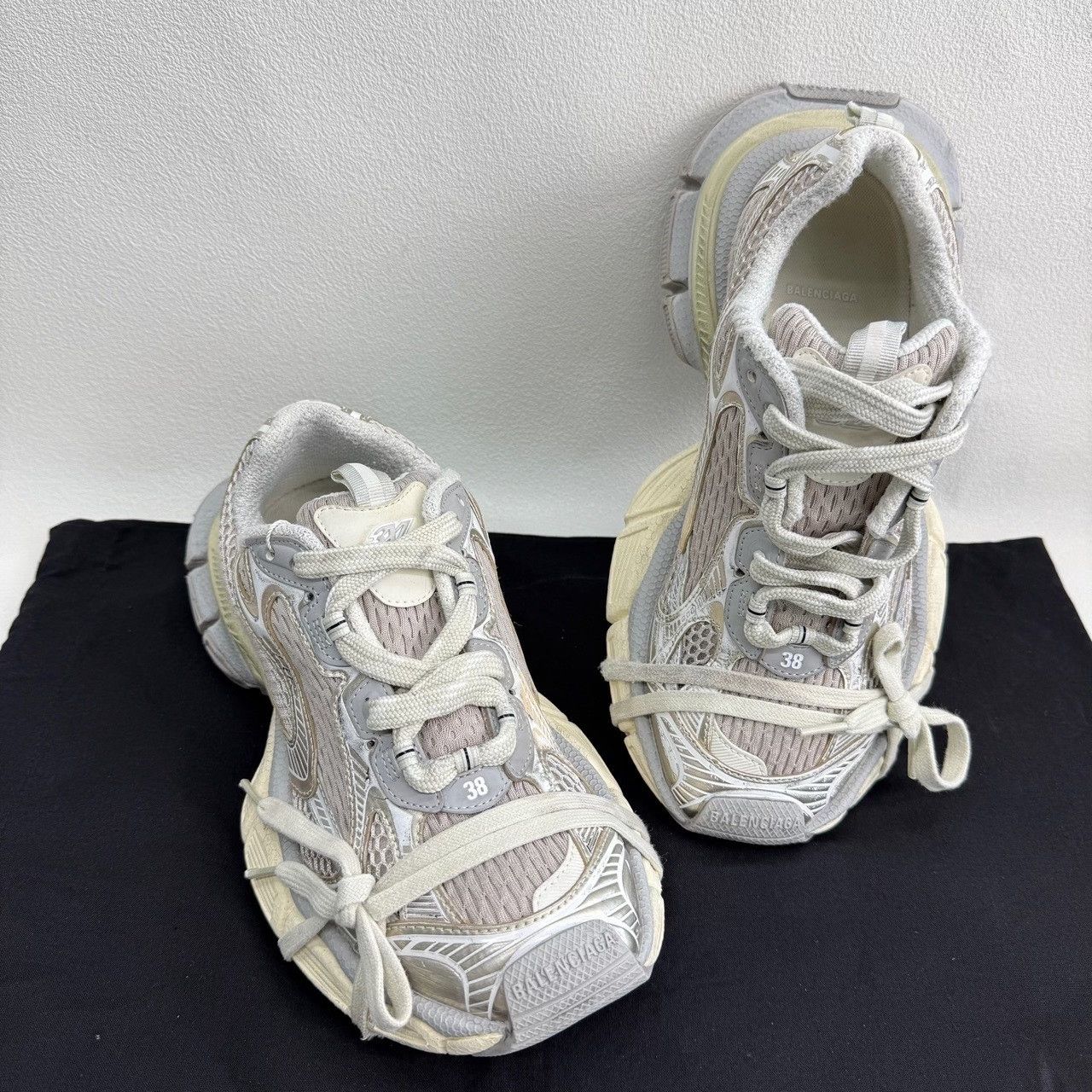 Balenciaga Balenciaga Mesh Silver Lowtop Sneakers 6 Men Size US 6 / EU 39 - 8 Thumbnail