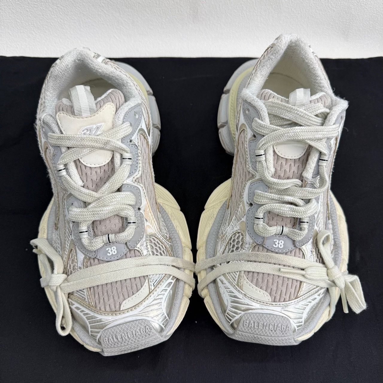 Balenciaga Balenciaga Mesh Silver Lowtop Sneakers 6 Men Size US 6 / EU 39 - 9 Thumbnail