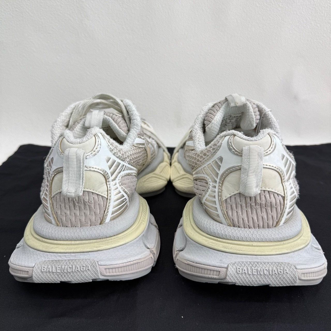 Balenciaga Balenciaga Mesh Silver Lowtop Sneakers 6 Men Size US 6 / EU 39 - 5 Thumbnail
