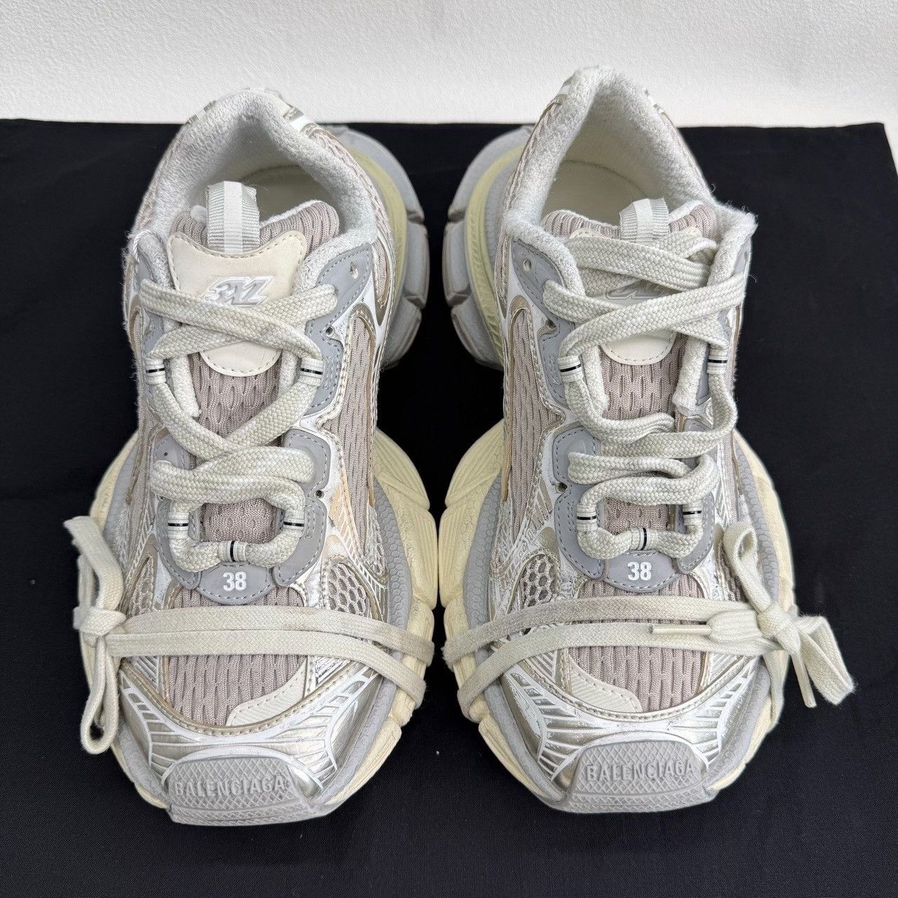 Balenciaga Balenciaga Mesh Silver Lowtop Sneakers 6 Men Size US 6 / EU 39 - 2 Thumbnail