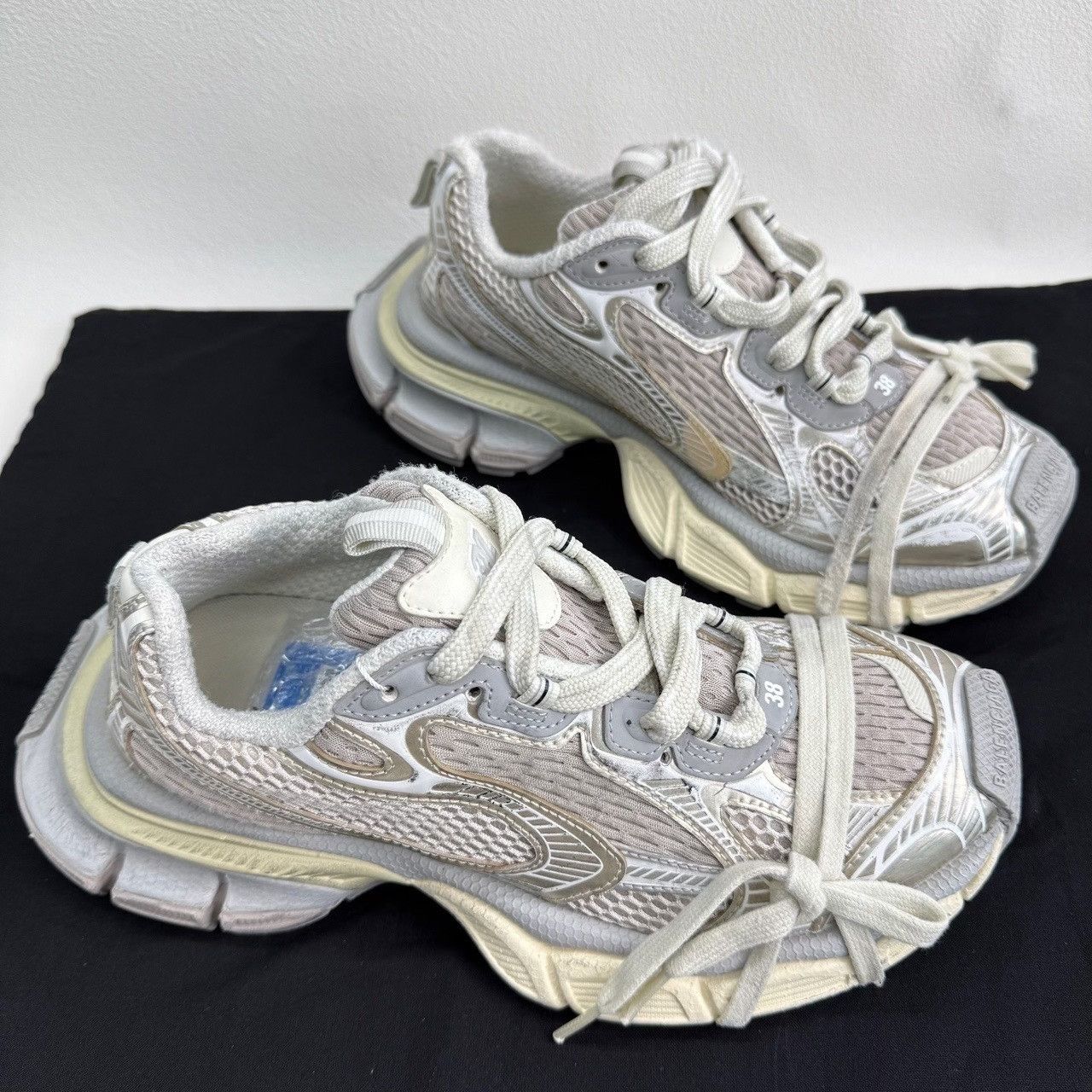 Balenciaga Balenciaga Mesh Silver Lowtop Sneakers 6 Men Size US 6 / EU 39 - 3 Thumbnail