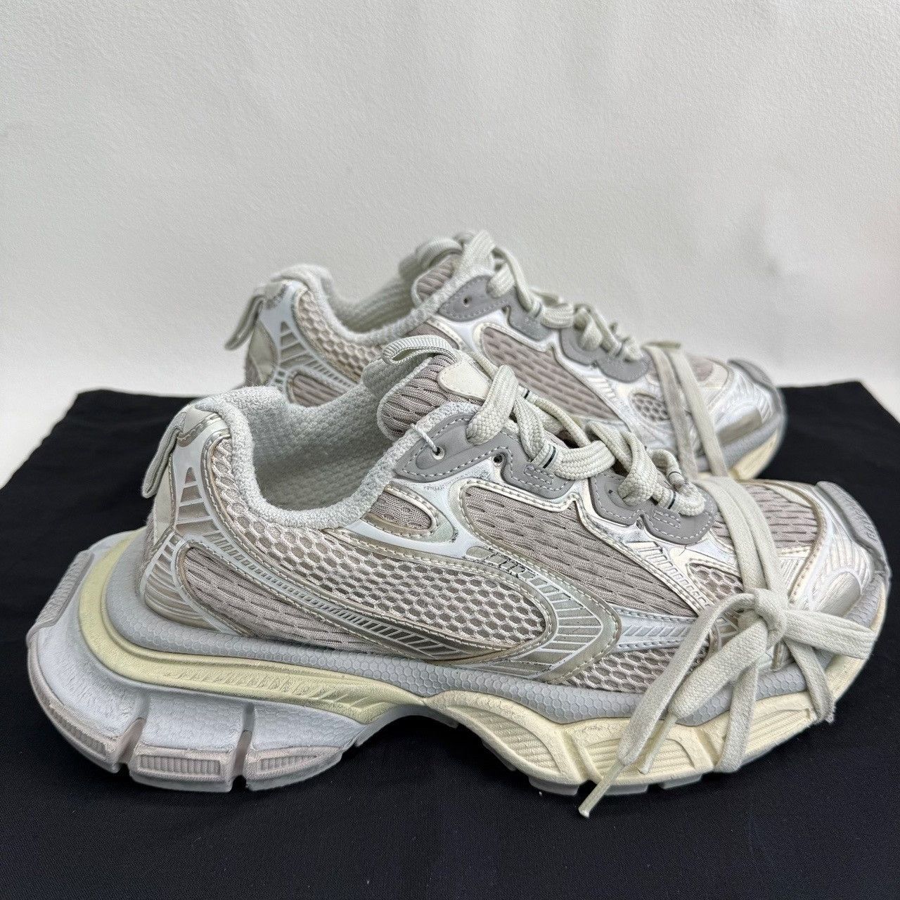 Balenciaga Balenciaga Mesh Silver Lowtop Sneakers 6 Men Size US 6 / EU 39 - 4 Thumbnail