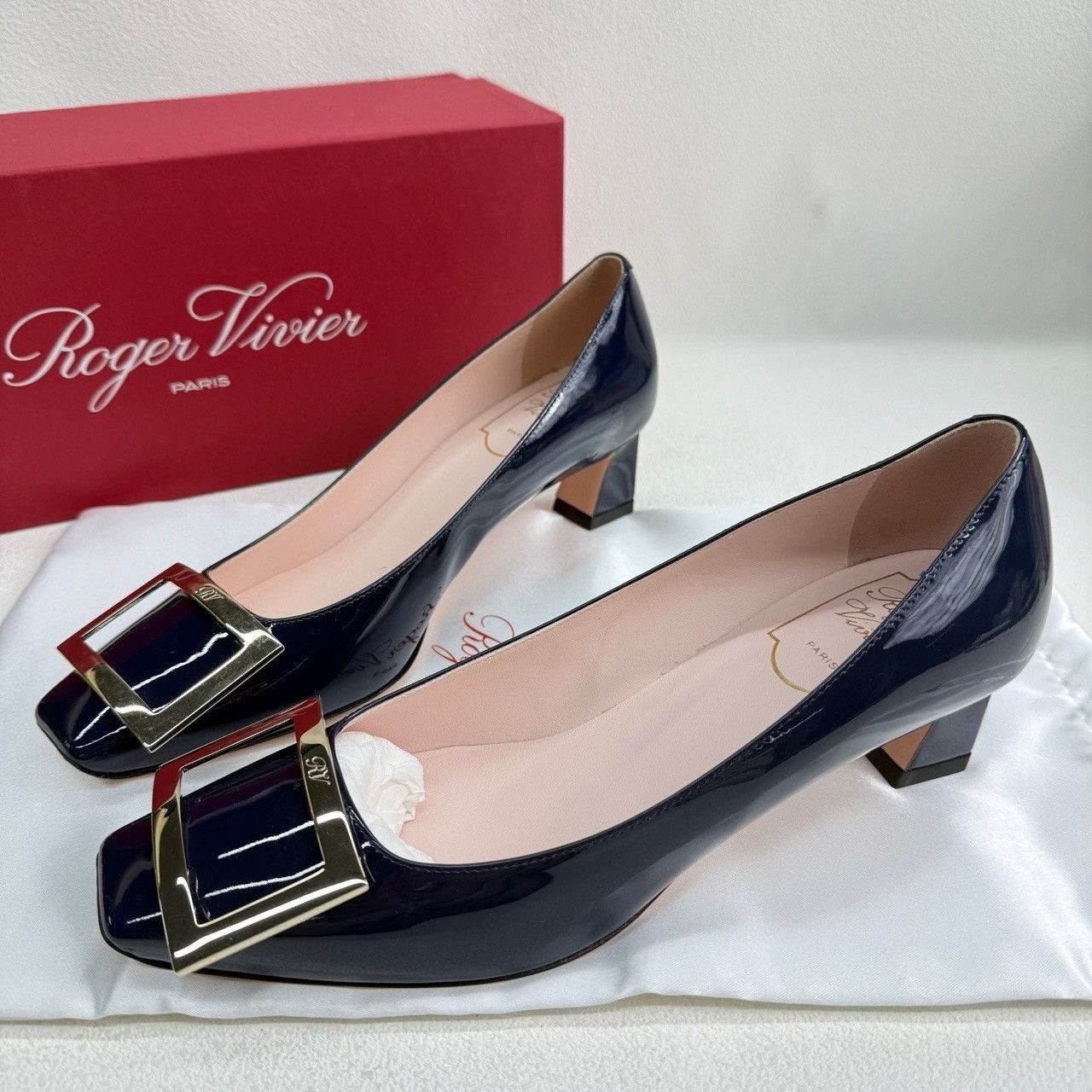 Roger Vivier Roger Vivier Retro Blue Lowtop Sneakers us_6 Women Size US 6 / IT 36 - 2 Thumbnail