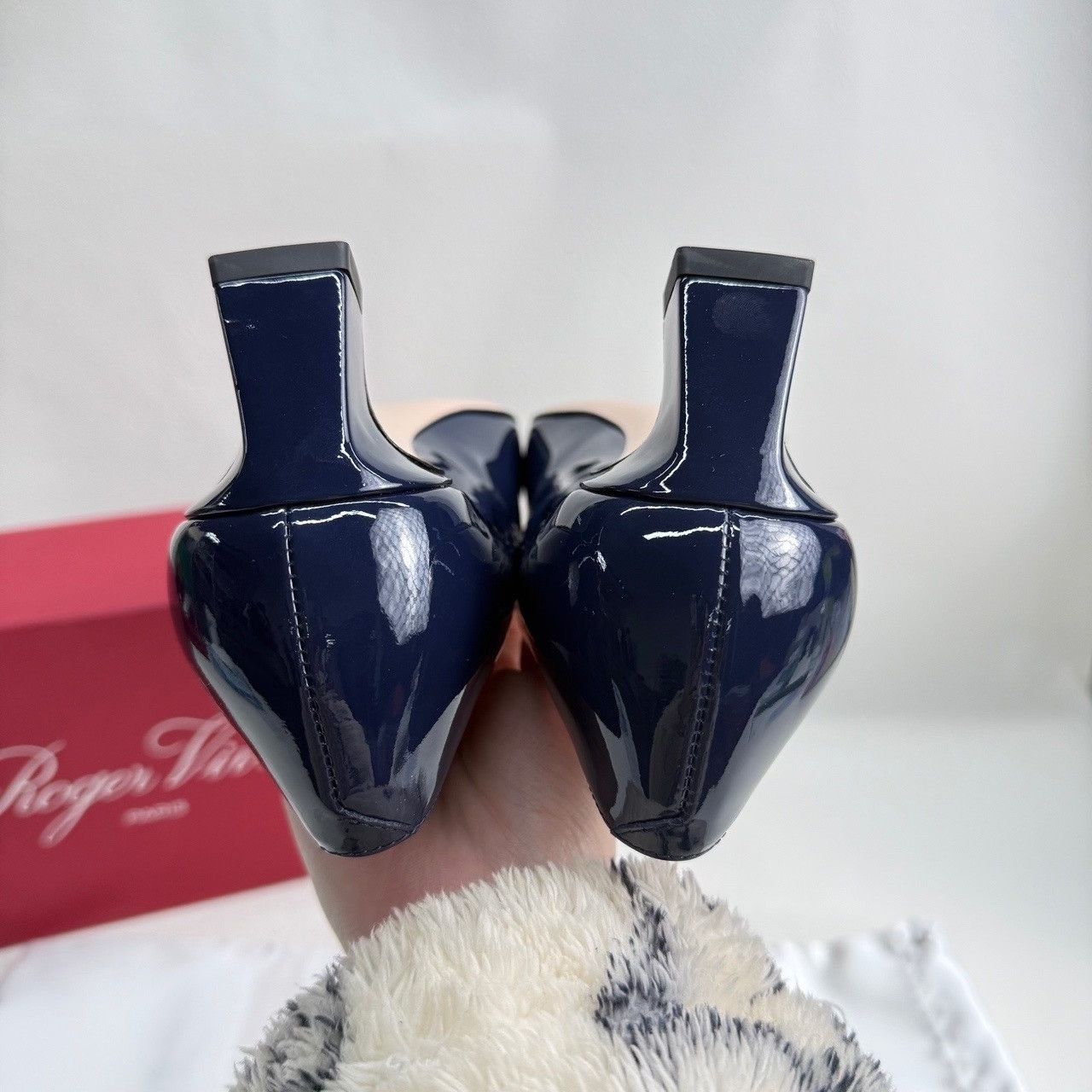 Roger Vivier Roger Vivier Retro Blue Lowtop Sneakers us_6 Women Size US 6 / IT 36 - 7 Thumbnail