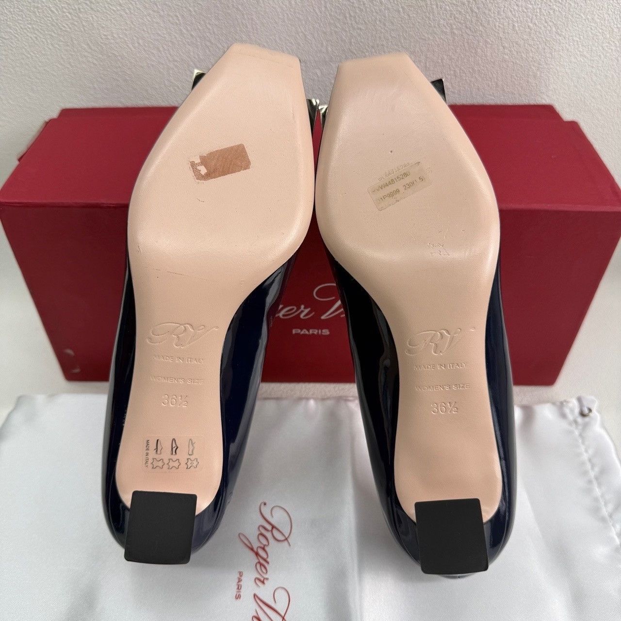 Roger Vivier Roger Vivier Retro Blue Lowtop Sneakers us_6 Women Size US 6 / IT 36 - 8 Thumbnail