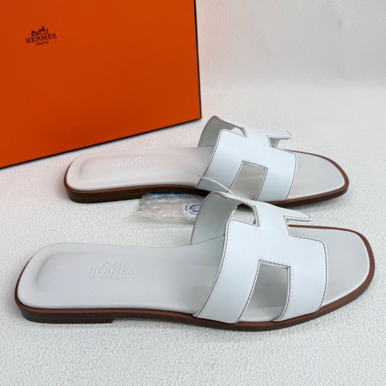 Hermes Hermes White Sandals us_6-5 Women Size US 6.5 / IT 36.5 - 5 Thumbnail