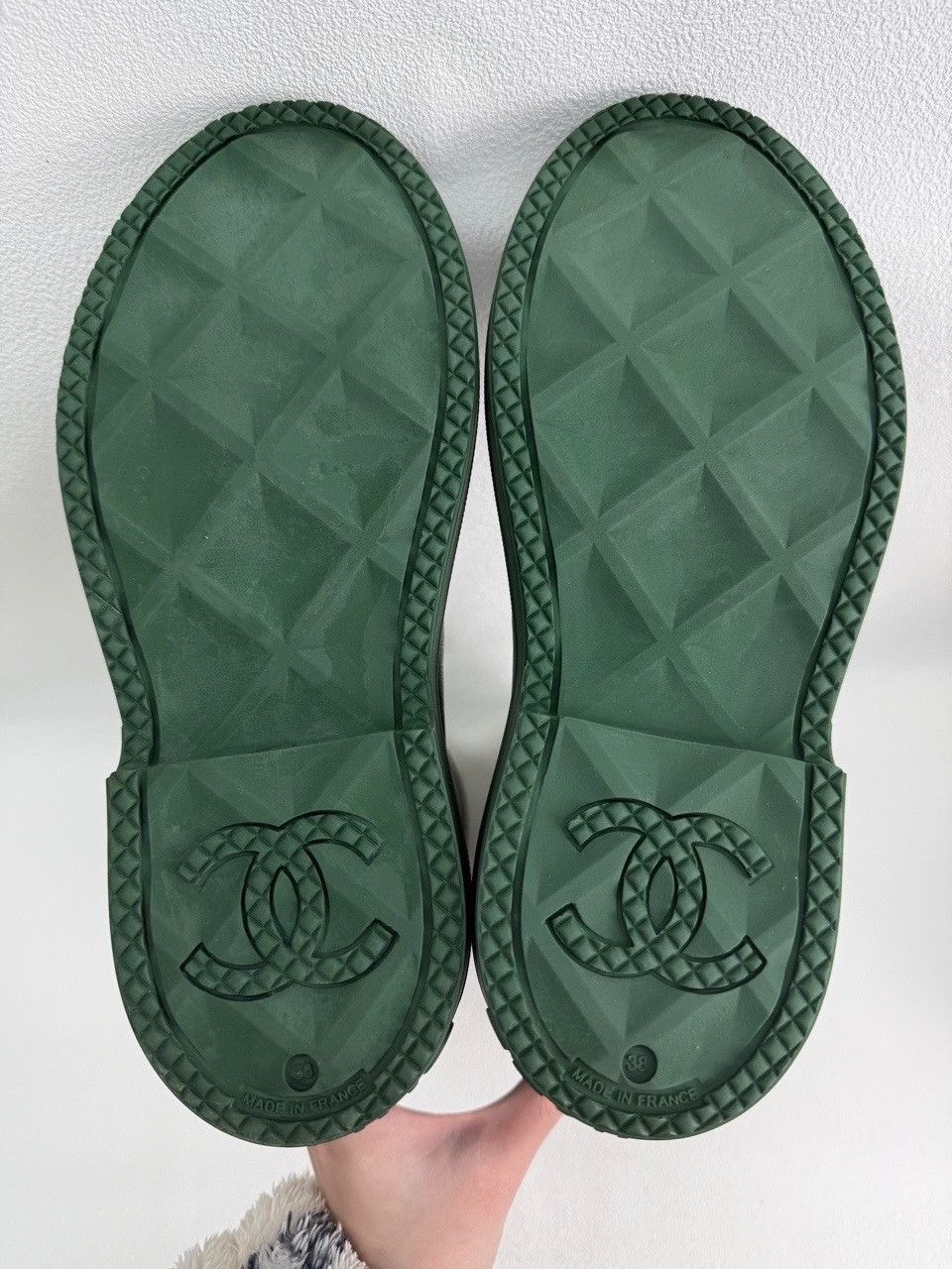Chanel Chanel Green Lowtop Sneakers us_7-5 Women Size US 7.5 / IT 37.5 - 7 Thumbnail