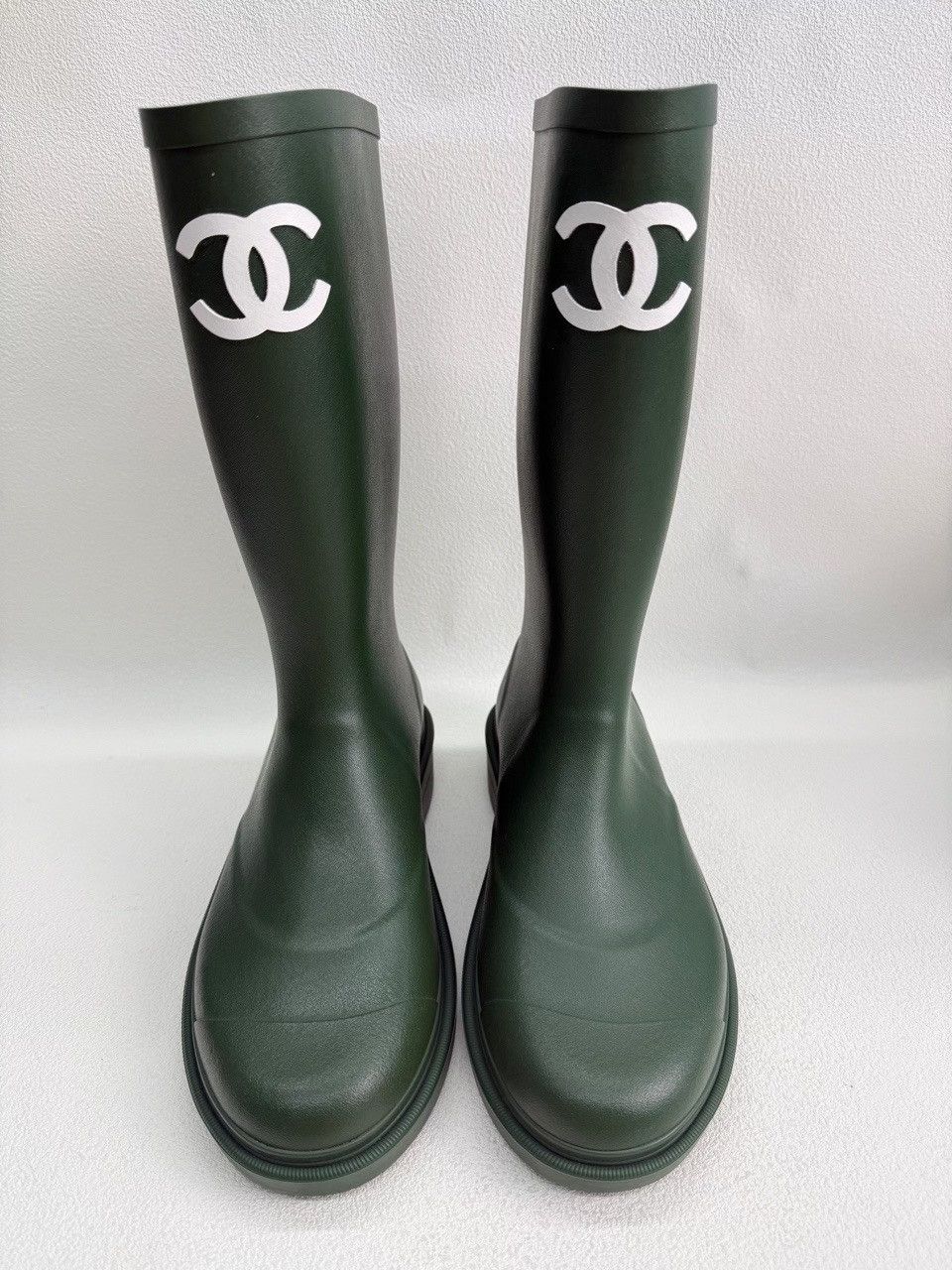 Chanel Chanel Green Lowtop Sneakers us_7-5 Women Size US 7.5 / IT 37.5 - 2 Thumbnail