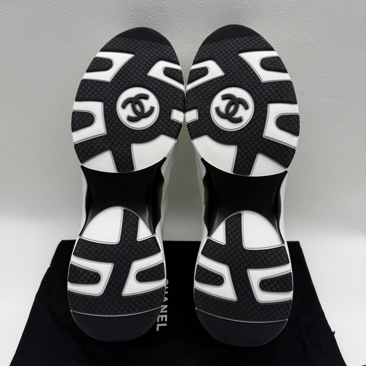Chanel Chanel Casual White Lowtop Sneakers 11.5 Men Size US 11.5 / EU 44-45 - 8 Thumbnail
