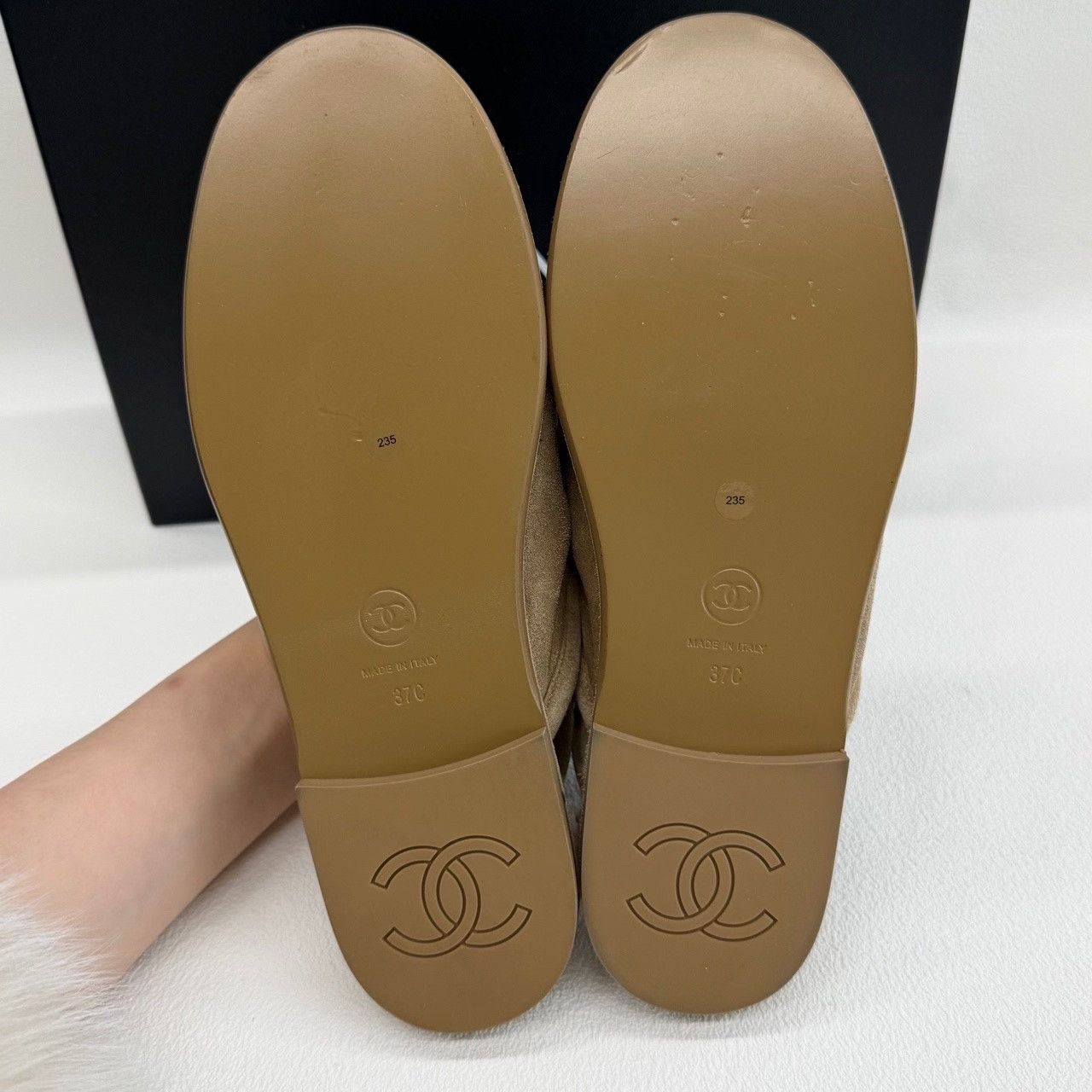 Chanel Chanel Suede Beige Lowtop Sneakers us_6-5 Women Size US 6.5 / IT 36.5 - 5 Thumbnail