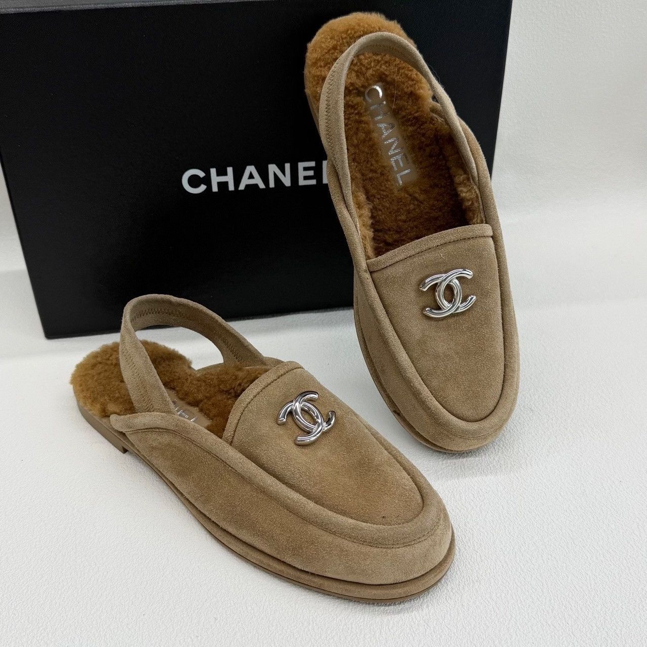 Chanel Chanel Suede Beige Lowtop Sneakers us_6-5 Women Size US 6.5 / IT 36.5 - 7 Thumbnail