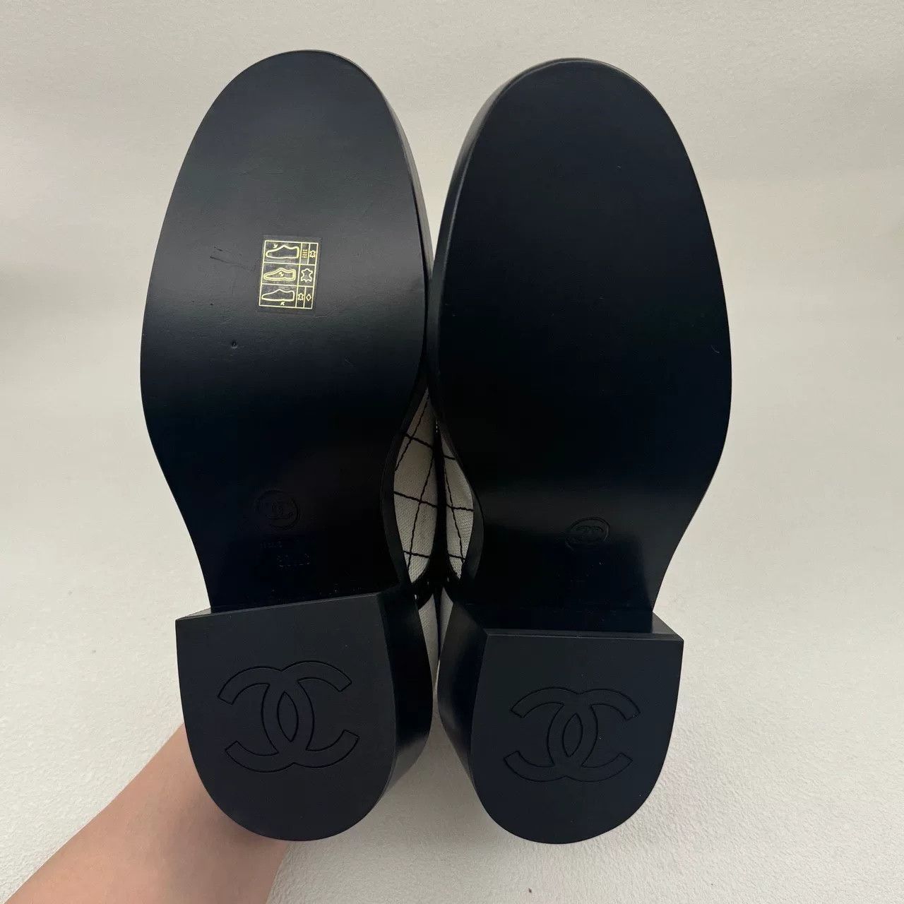 Chanel Chanel Canvas Plaid Black Lowtop Sneakers us_5 Women Size US 5 / IT 35 - 5 Thumbnail