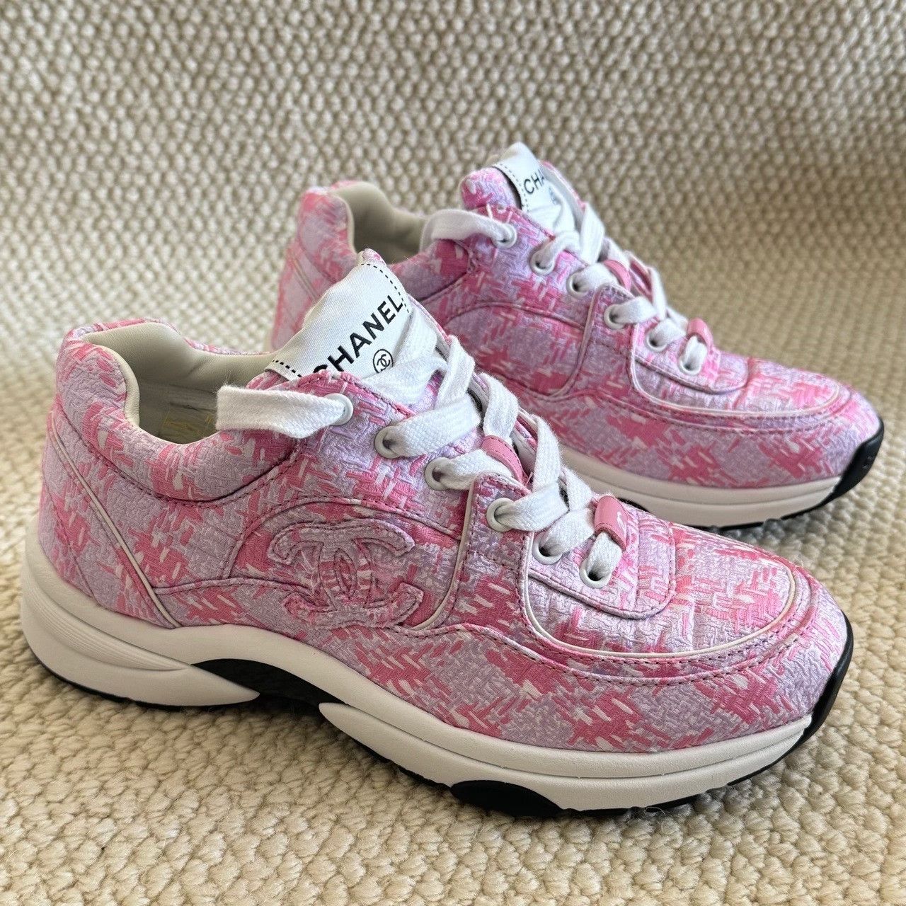 Chanel Chanel Plaid Pink Lowtop Sneakers us_5 Women Size US 5 / IT 35 - 4 Thumbnail