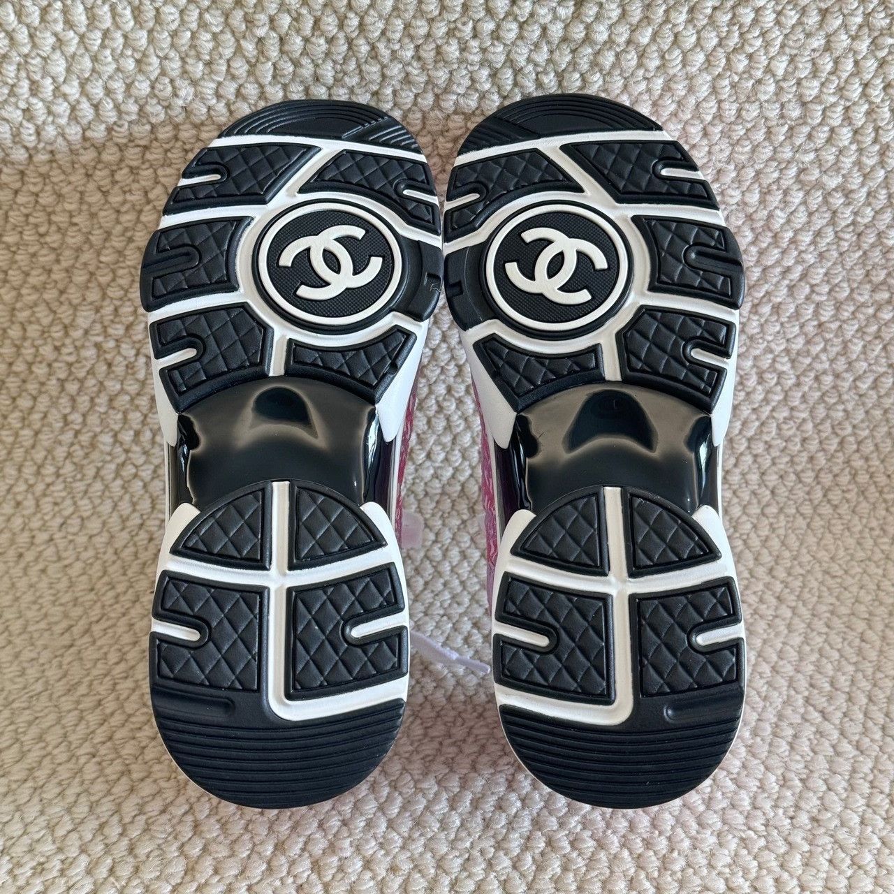 Chanel Chanel Plaid Pink Lowtop Sneakers us_5 Women Size US 5 / IT 35 - 6 Thumbnail