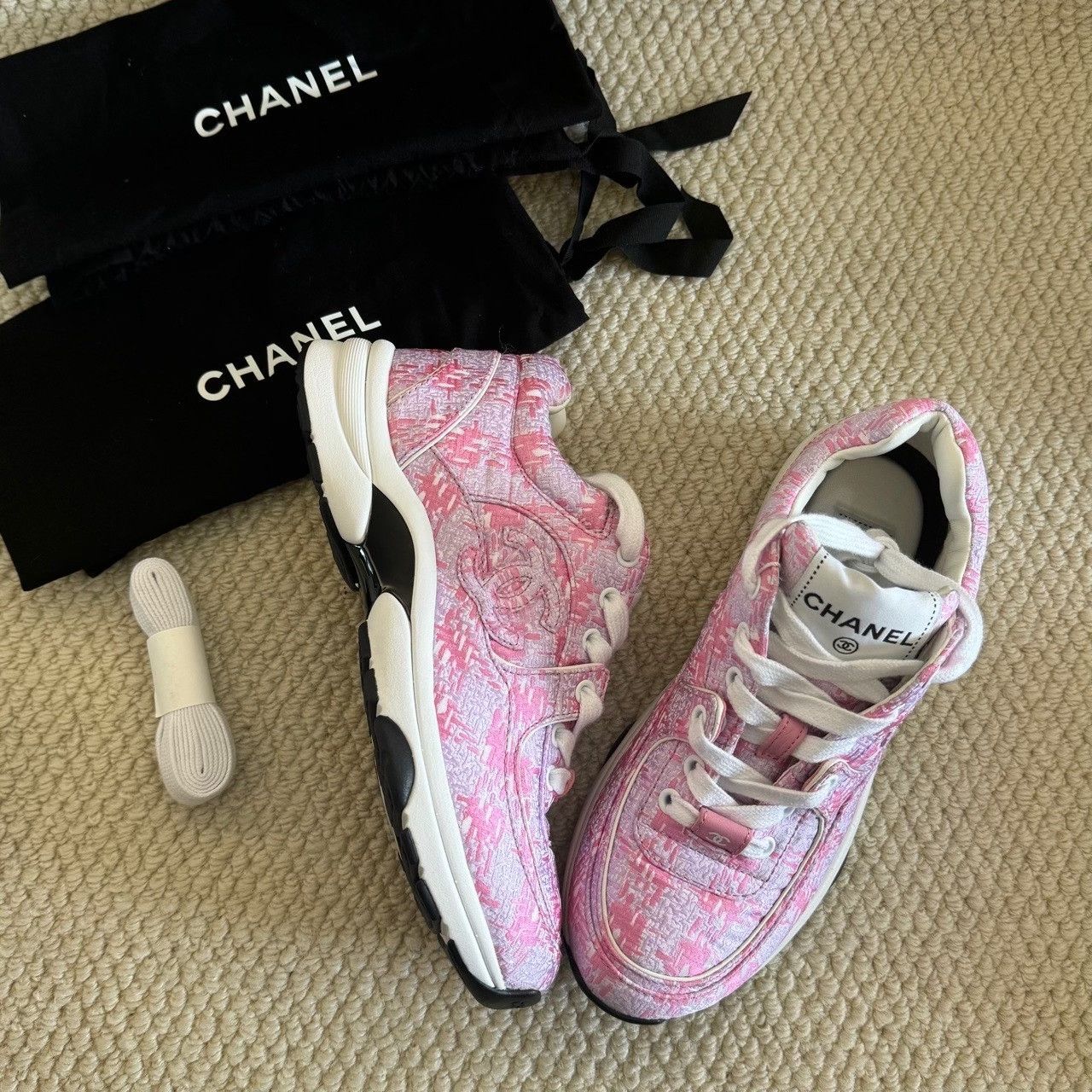 Chanel Chanel Plaid Pink Lowtop Sneakers us_5 Women Size US 5 / IT 35 - 2 Thumbnail