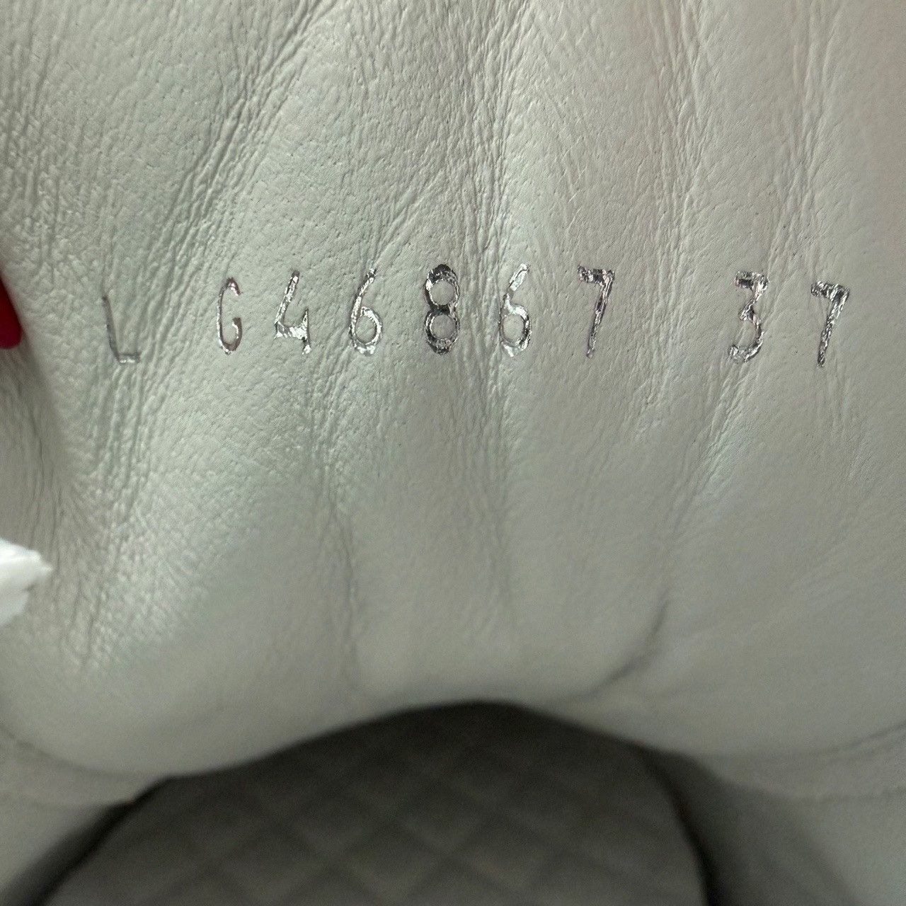 Chanel Chanel White Lowtop Sneakers us_6-5 Women Size US 6.5 / IT 36.5 - 7 Thumbnail