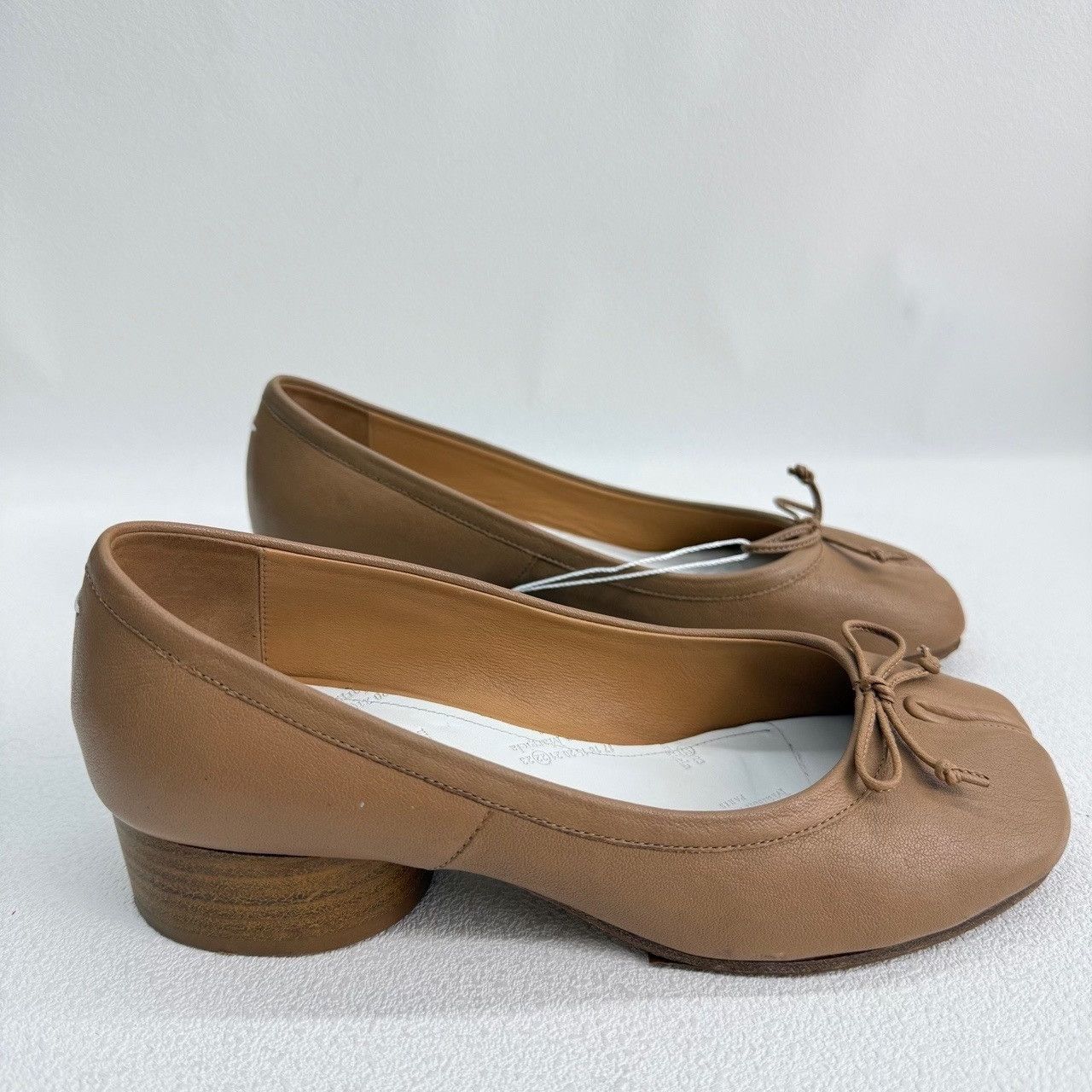 Maison Margiela Maison Margiela Leather Beige Lowtop Sneakers us_6 Women Size US 6 / IT 36 - 4 Thumbnail