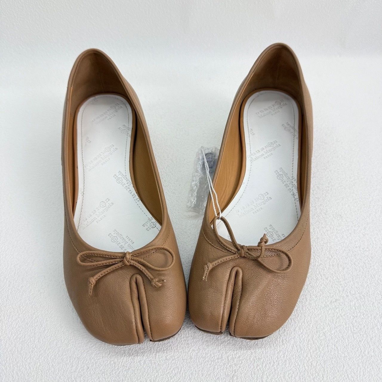 Maison Margiela Maison Margiela Leather Beige Lowtop Sneakers us_6 Women Size US 6 / IT 36 - 9 Thumbnail
