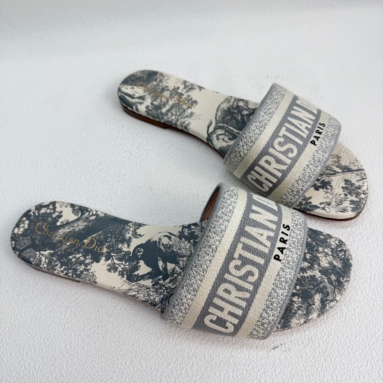 Dior Dior White Sandals us_7-5 Women Size US 7.5 / IT 37.5 - 3 Thumbnail