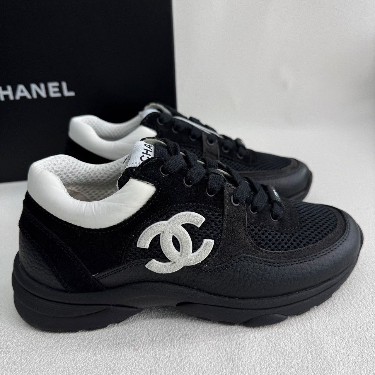 Chanel Chanel Leather Black Lowtop Sneakers us_6 Women Size US 6 / IT 36 - 5 Thumbnail